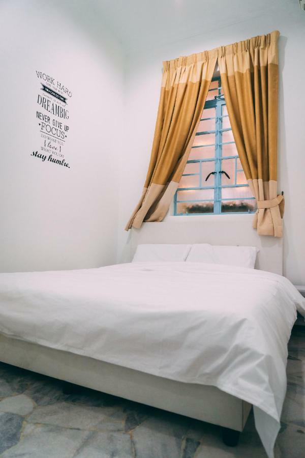 Goodnite Hogwarts Hotel George Town Ngoại thất bức ảnh